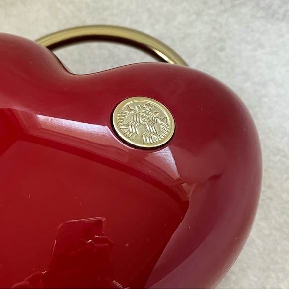 STARBUCKS KOREA Red Plastic Heart Bag White Day 2020 magnetic Closure - Picture 8 of 10